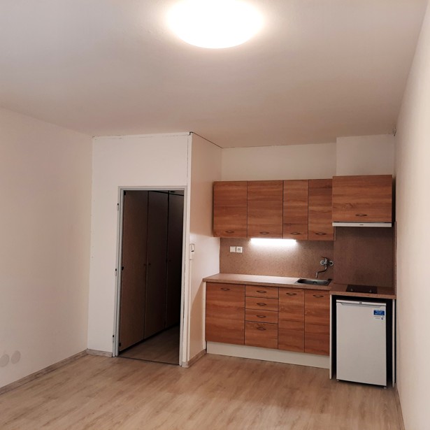 PRONAJATO ! Nájem bytu 1+kk +B nedaleko centra